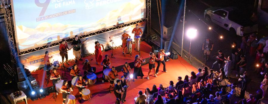 Apresentação musical durante o encerramento da Mostra de Fama. Foto: Divulgação