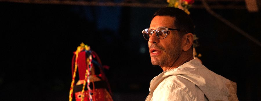 O ator Alexandre Barillari durante a oficina para o curta-metragem Verona no Mar de Minas. Foto: Divulgação.